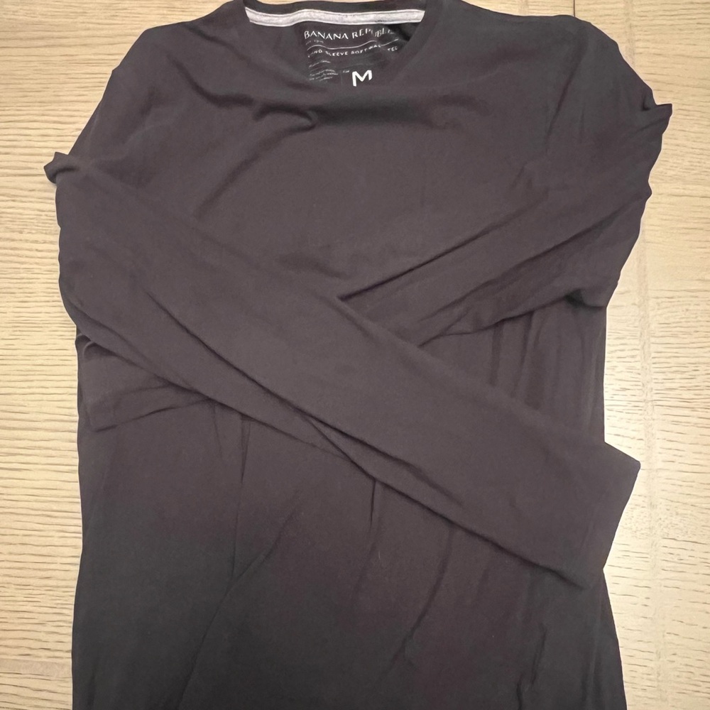 Banana Republic Men's Dark Long Sleeve Tee
